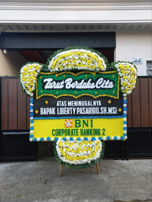 Papan Bunga Duka di Nusa Laut