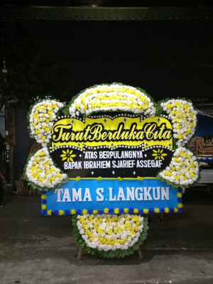 Papan Bunga Duka di Nusa Laut